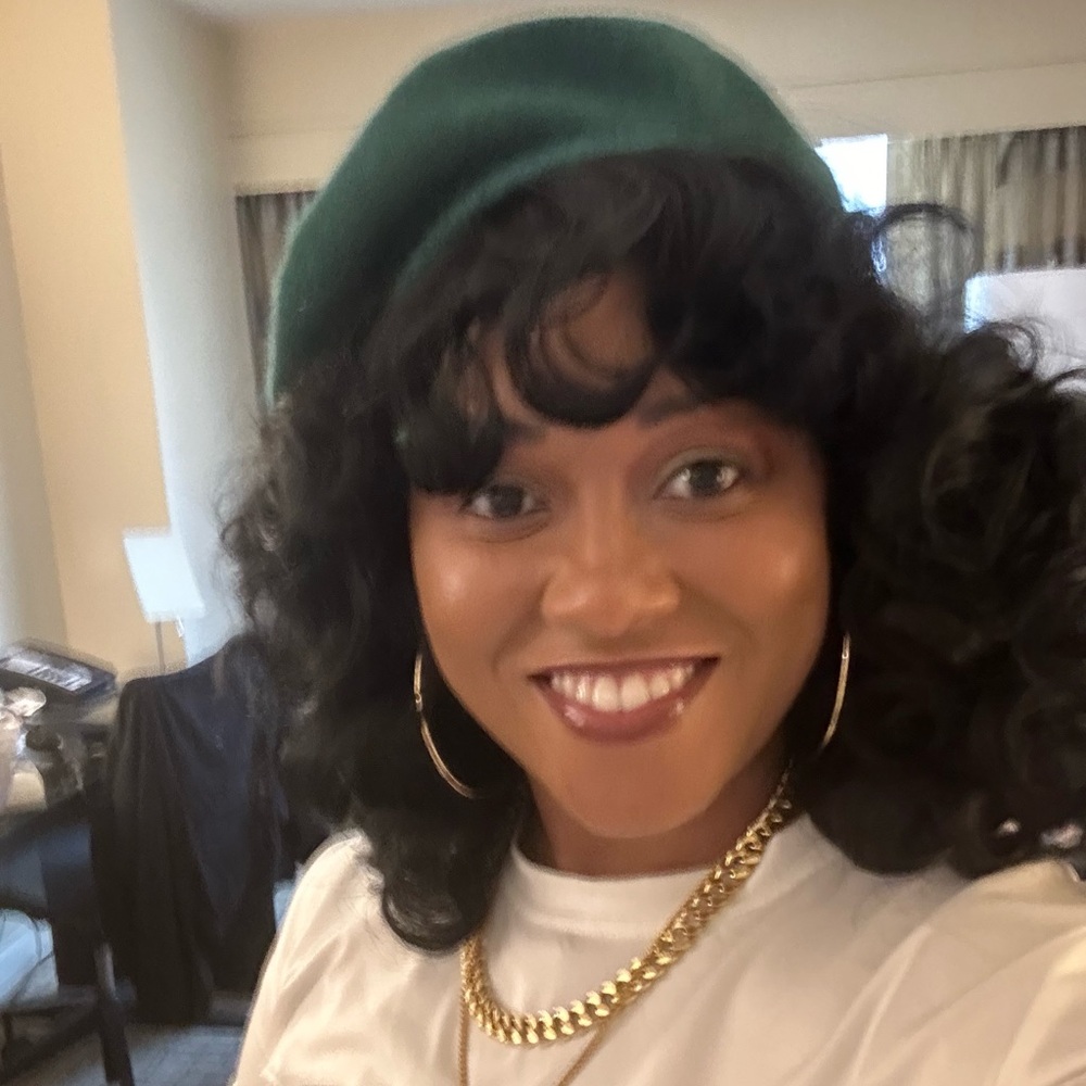 Meet your Posher, Ashley